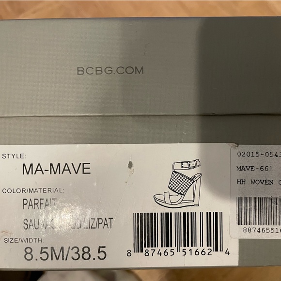 BCBG Wedge Heels - Picture 2 of 7